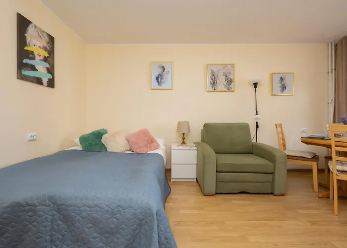 شقة Cozy Anielewicza Wola By Renters *